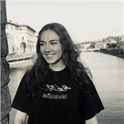 Profesora de guitarra y lenguaje musical